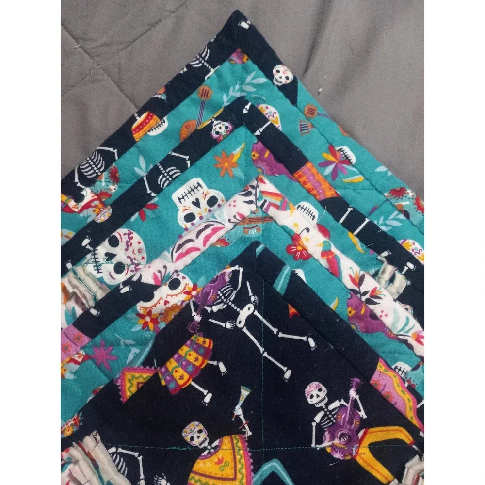 Handmade Rag Quilt, Throw - Dia‎ de Los Muertos Theme